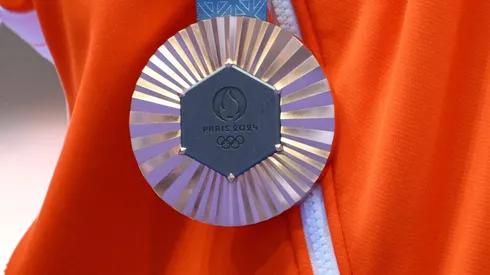 El skater mostró el deterioro de su medalla en redes sociales.