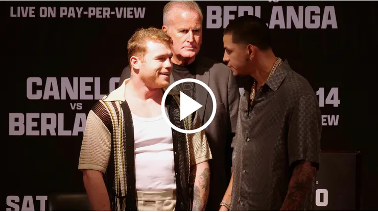 Canelo Álvarez no dudó en mofarse de Edgar Berlanga en la presentación de su pelea.