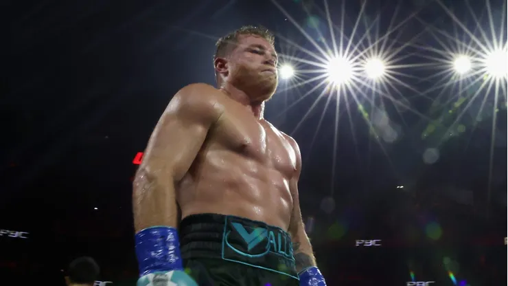 Canelo Álvarez presionado para aceptar su pelea ante Terence Crawford.