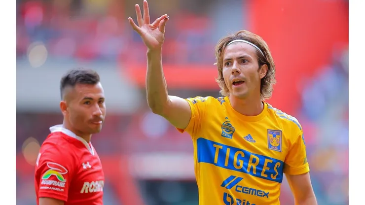 Sebastián Córdova fue el héroe de Tigres UANL.
