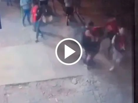 VIDEO: Aficionados del Atlas le dan GOLPIZA BRUTAL a un seguidor de Chivas