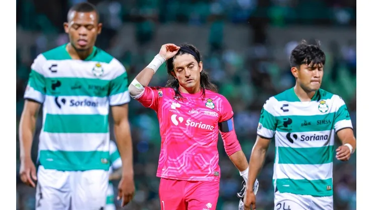 Santos Laguna, mal y de malas.