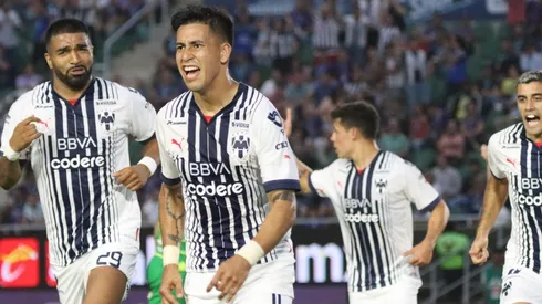 Festejo del gol de Maximiliano Meza.