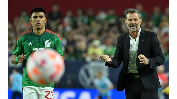 Diego Cocca y Jesús Gallardo durante el partido del Tricolor.