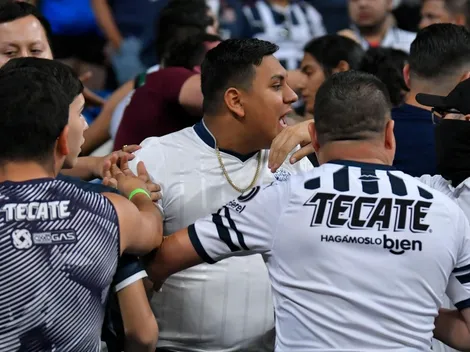 ¡Otra vez! VIOLENCIA en el estadio de Rayados acabó con siete aficionados retirados