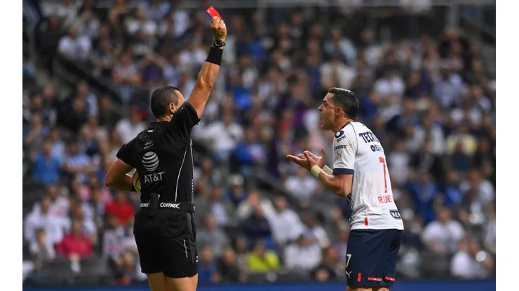Funes Mori se fue expulsado y avivó la polémica.