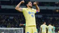 Henry Martin en el festejo de gol en el Azteca.