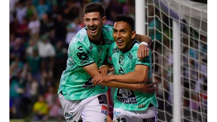 ¿Era fuera de juego? Polémico gol que le anularon a León frente a Chivas.