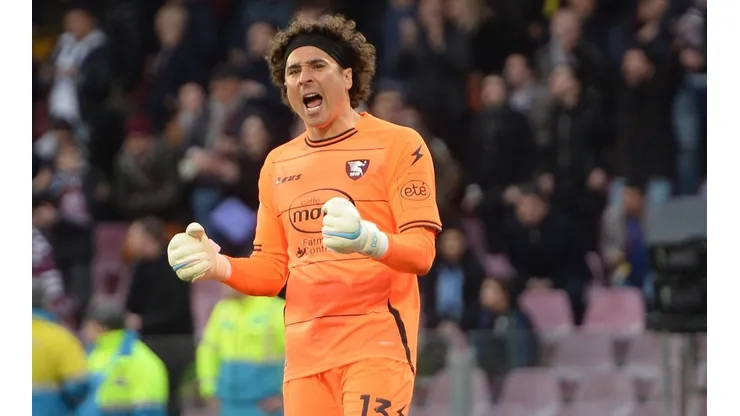 Guillermo Ochoa en el empate entre Salernitana e Inter de Milán.