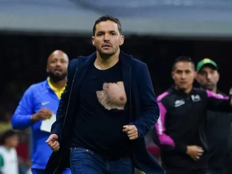 ¡Idea millonaria! A la venta la playera que Fernando Ortiz le rompió a Nicolás Larcamón