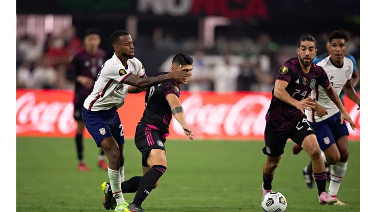 Alan Pulido quiere regresar a la Selección Mexicana.