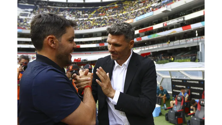 Tano Ortiz y Larcamón volvieron a discutir.