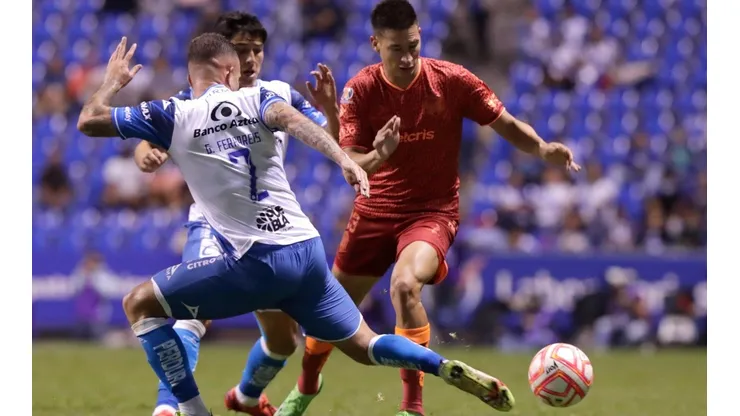 Gustavo Ferrareis contra Mauro Lainez.