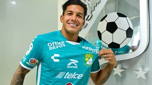 Lucas Romero en su presentación con el León.