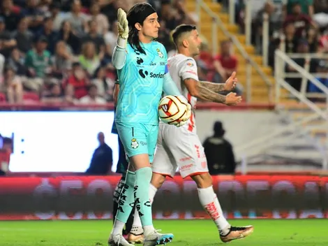 ¡Presión para Ochoa! Carlos Acevedo se luce con show de atajadas