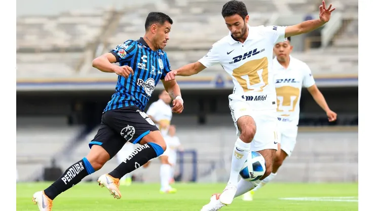 Pablo Barrera en una visita a Pumas en el Olímpico Universitario.