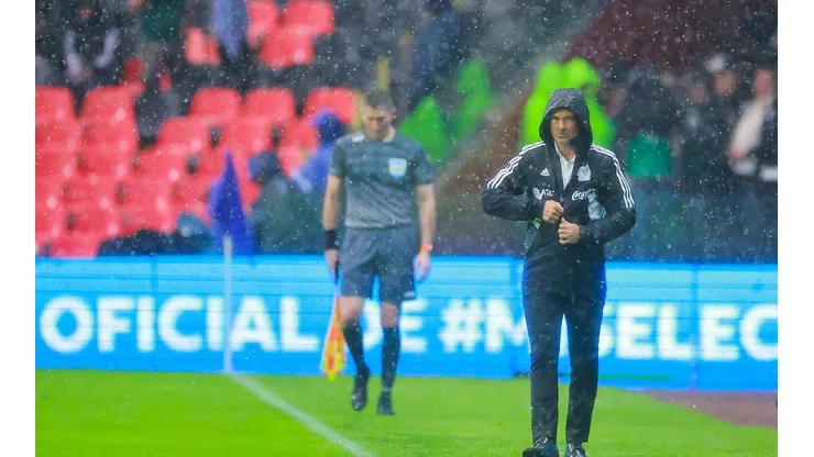 El DT fue recibido con abucheos