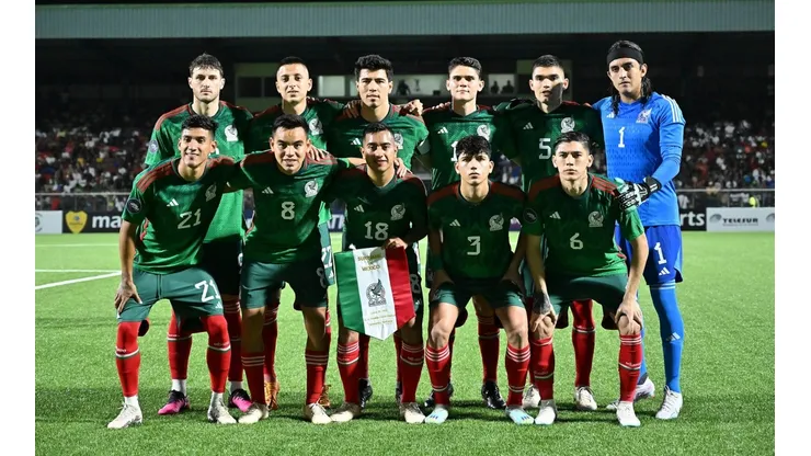 La alineación de México en el partido contra Surinam.