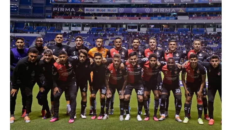 Mora ya probó una alineación de cara al Clásico Tapatío vs. Chivas