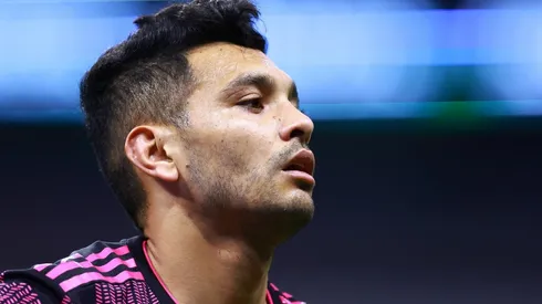 "Tecatito" Corona sigue fuera de consideración por lesión.