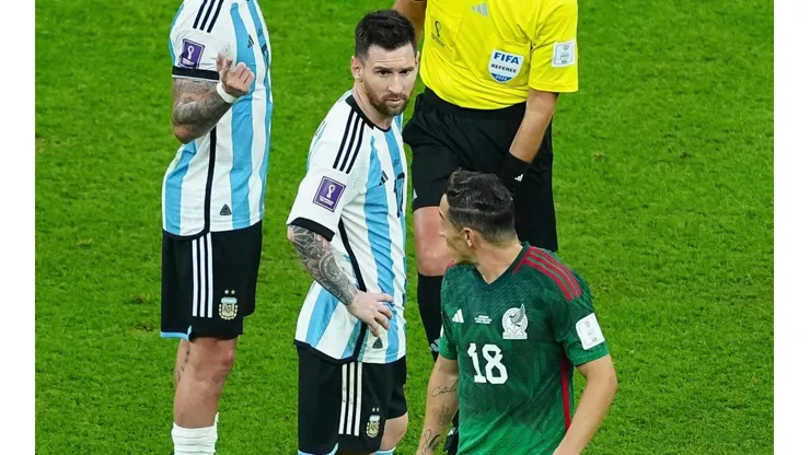 Lionel Messi y Andrés Guardado en la Copa del Mundo Qatar 2022.