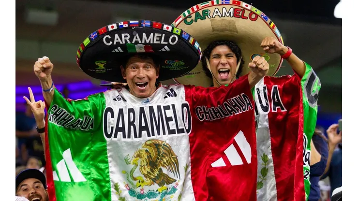 Caramelo en un partido de la selección mexicana en Estados Unidos.