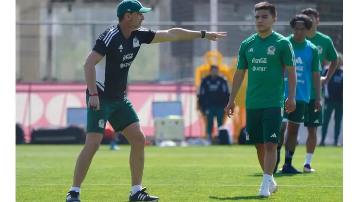 Diego Cocca en sus primeros entrenamientos con la selección mexicana.