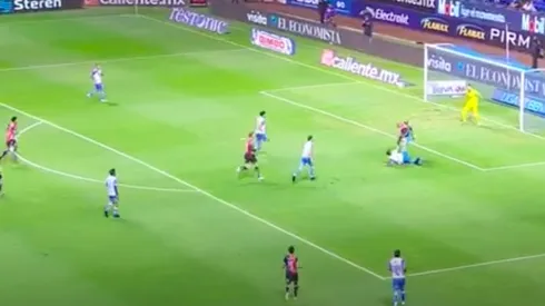 Quiñones puso el 2-0 ante Puebla