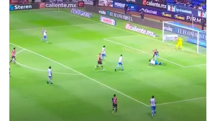 Quiñones puso el 2-0 ante Puebla