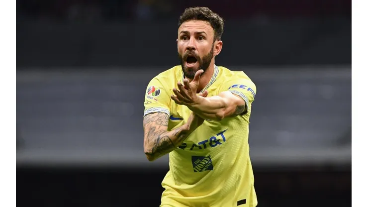 Miguel Layún en un reclamo con América en el torneo Clausura 2023.