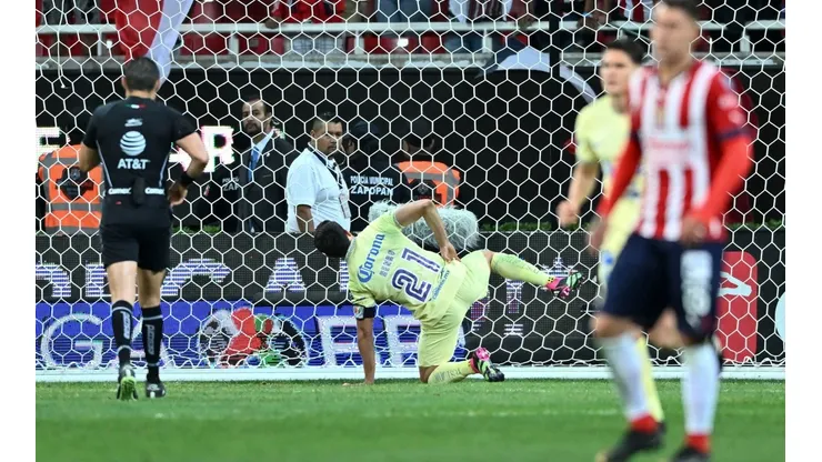 El polémico festejo de Henry Martin ante Chivas.