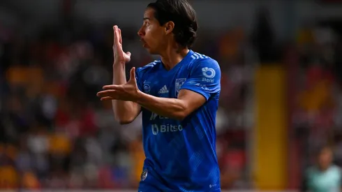 Diego Lainez sería titular frente a América