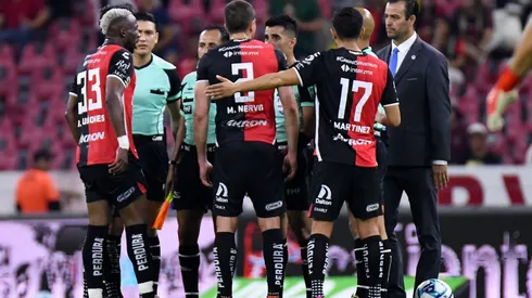 Dos jugadores de Atlas casi llegan a los golpes.