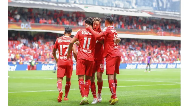 Toluca se impone ante Mazatlán.