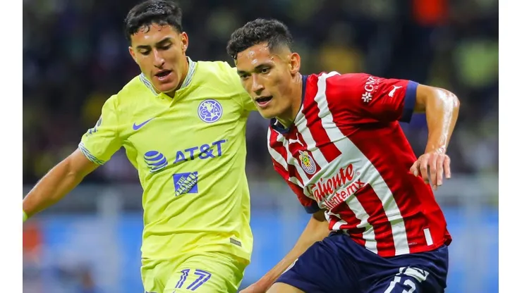 Chivas de Guadalajara y América se enfrentan en un nuevo Clásico Nacional.