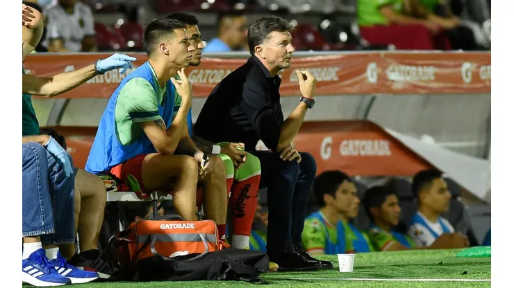 Entrenador de la Liga MX puso en duda su continuidad.