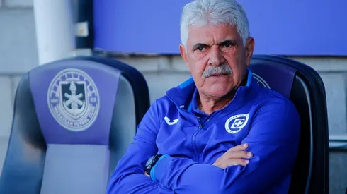 El Tuca Ferretti antes de la derrota de Cruz Azul en el estadio Mazatlán.