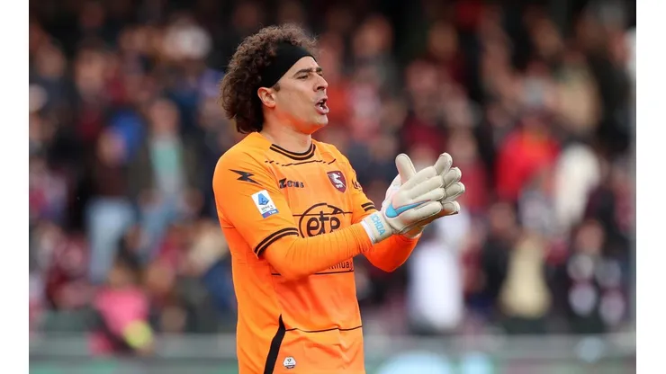 ¡Levantó la mano! Guillermo Ochoa reveló la conversación que tuvo con Diego Cocca