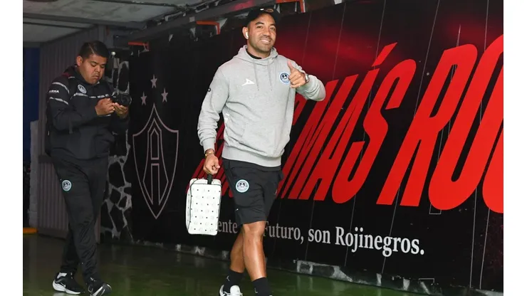 Marco Fabián en una visita del Mazatlán al Atlas en el Clausura 2023.
