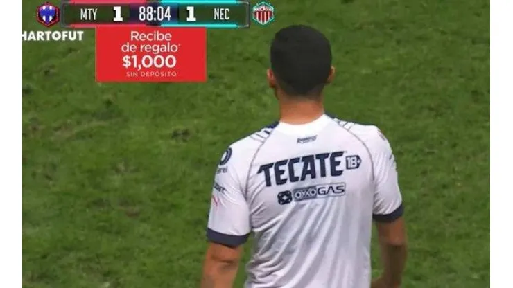 Víctor Guzmán ya sin su número 4 en el dorsal.