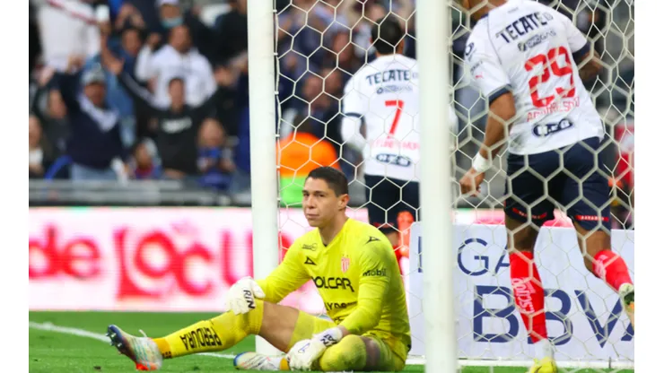 Con este penalti de Edgar Méndez, Necaxa le sacó el empate al Monterrey.