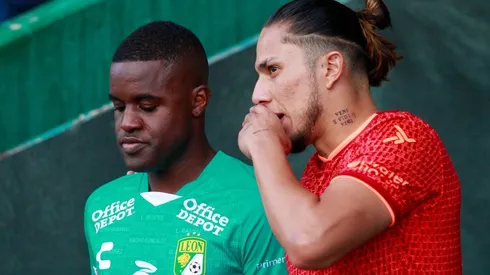 Joel Campbell, del León, y Carlos Salcedo, de Juárez.