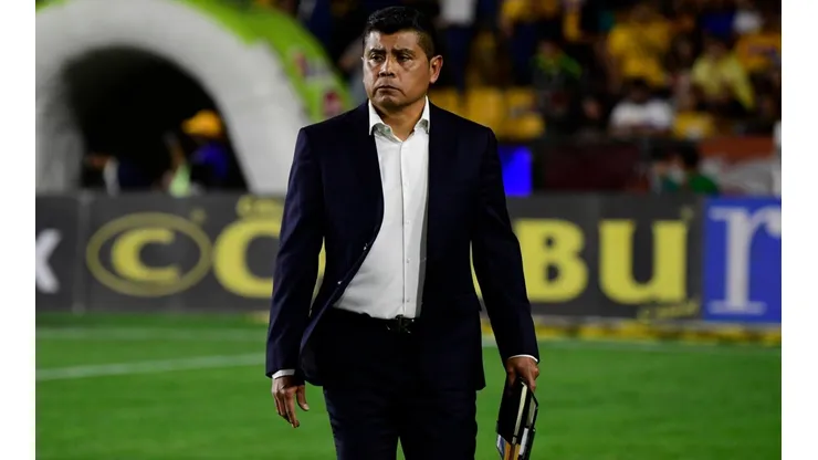 El vestidor de Tigres encuentra el primer problema de Chima Ruiz