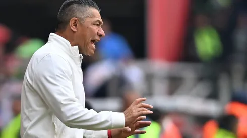 Ambriz se rindió a los pies de la afición del Toluca y le envió un contundente mensaje