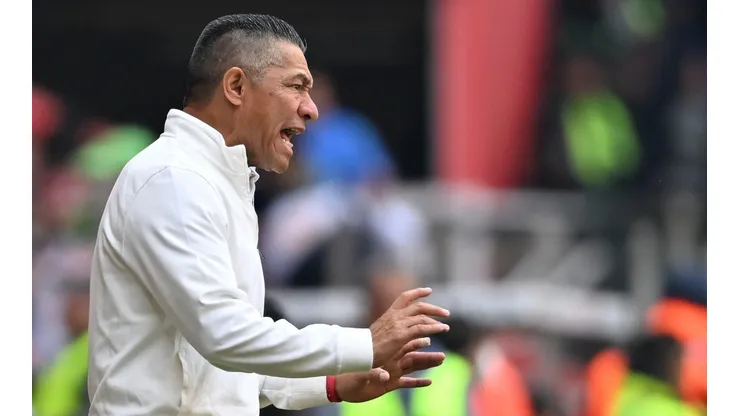 Ambriz se rindió a los pies de la afición del Toluca y le envió un contundente mensaje