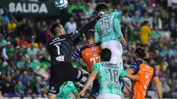 Así le ganó Paul Bellón el duelo por lo alto a Antony Silva para el 2-0.