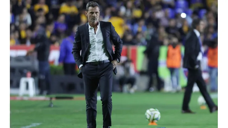 El entrenador argentino no dejó un grato recuerdo en la afición de Tigres.