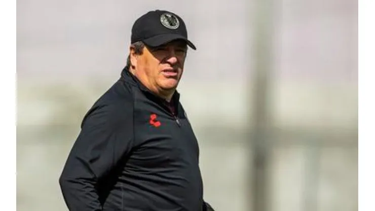Miguel Herrera en el arranque de su nueva etapa con Xolos.