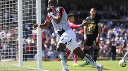 Quiñones festeja el gol que decidió el partido.