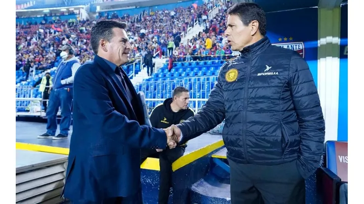 Al entrenador mexicano le inventaron un problema para despedirlo (Foto: imago7)